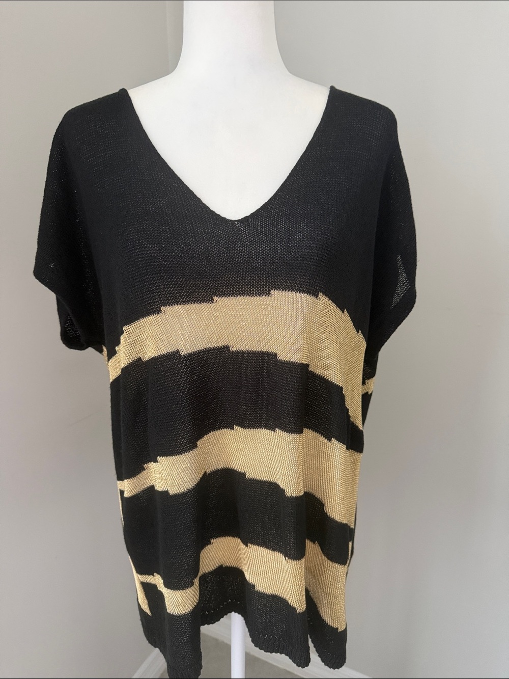 CHICO’S Black Gold Metallic Striped Dolman Sweater Top Size 1 Women’s Medium